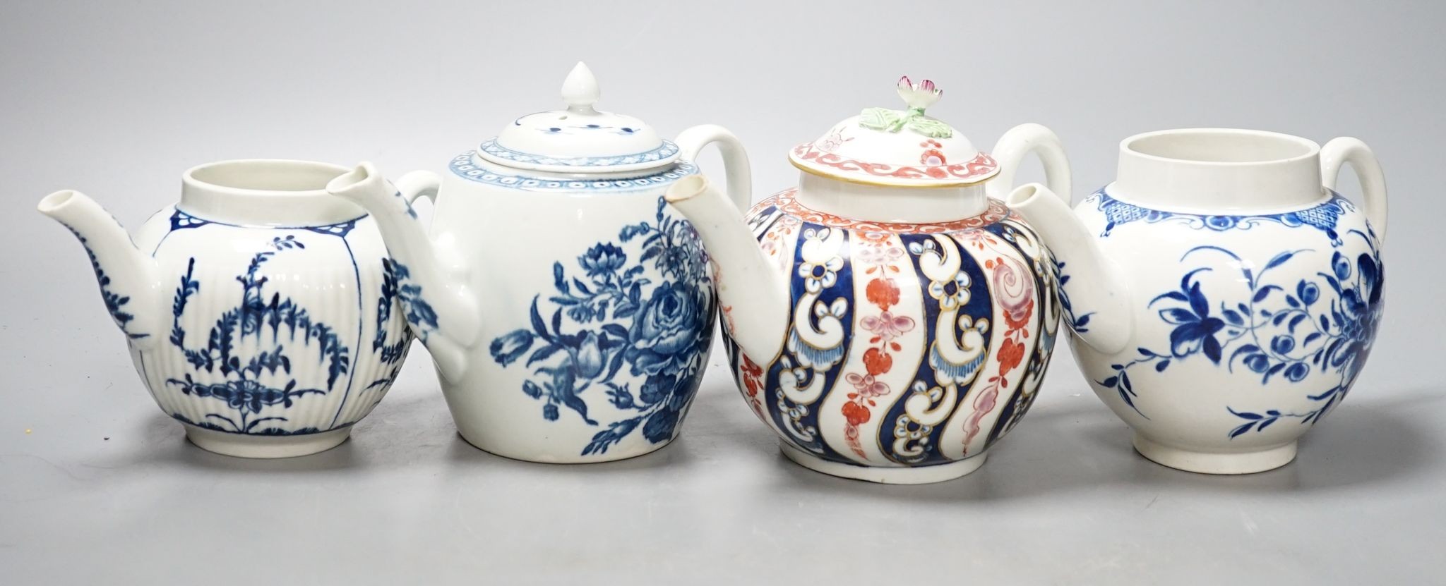 Four Worcester teapots, two with covers, 14cm